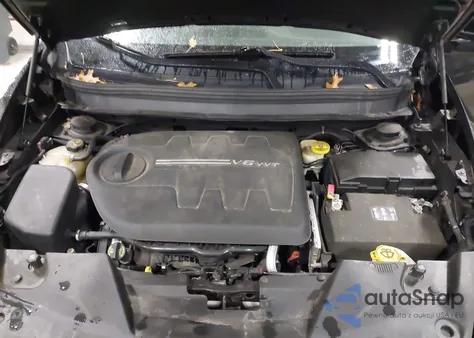 2016 Jeep Cherokee Latitude z USA, uszkodzony, nr VIN 1C4PJMCS1GW248474